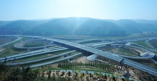 高速風(fēng)光三