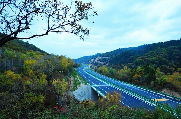 高速風(fēng)光一